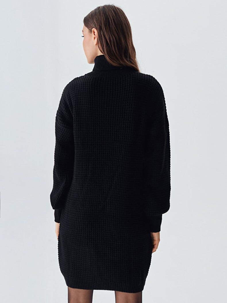 Turtle Neck Schwarz Klei̇d
