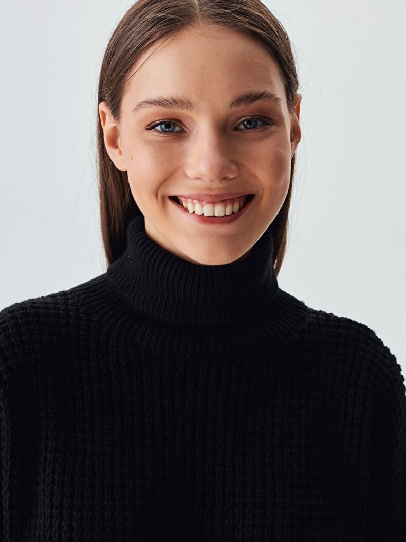 Turtle Neck Schwarz Klei̇d