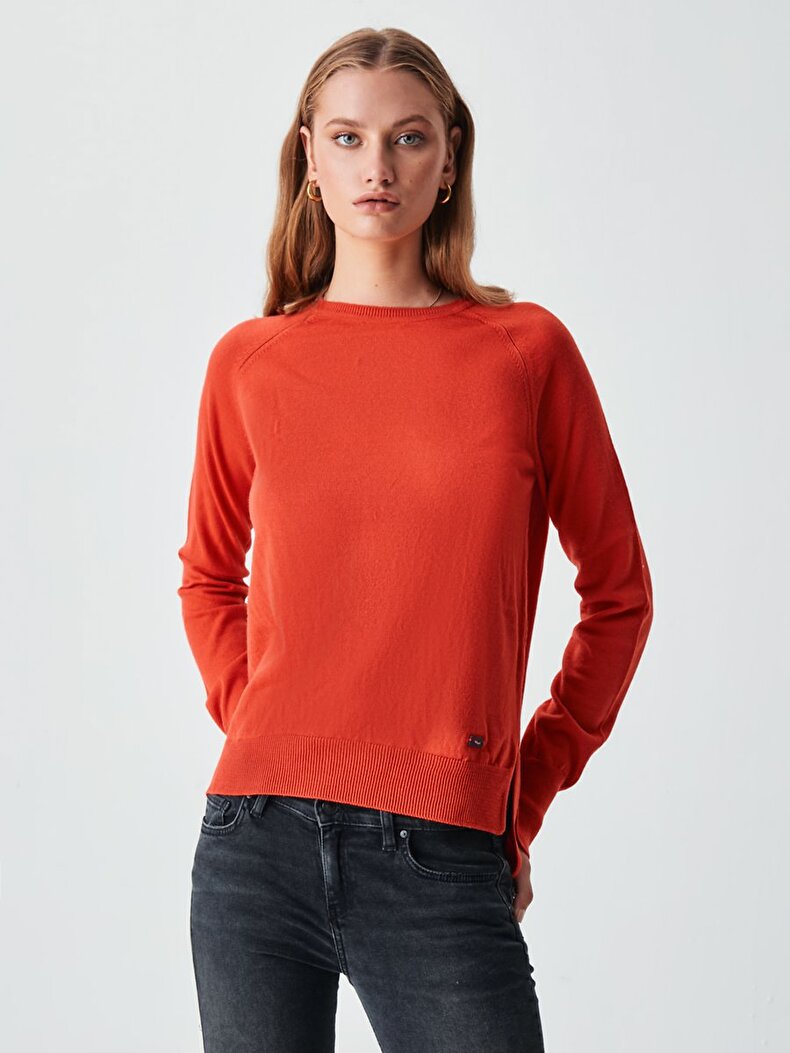 Thin Red Pullover