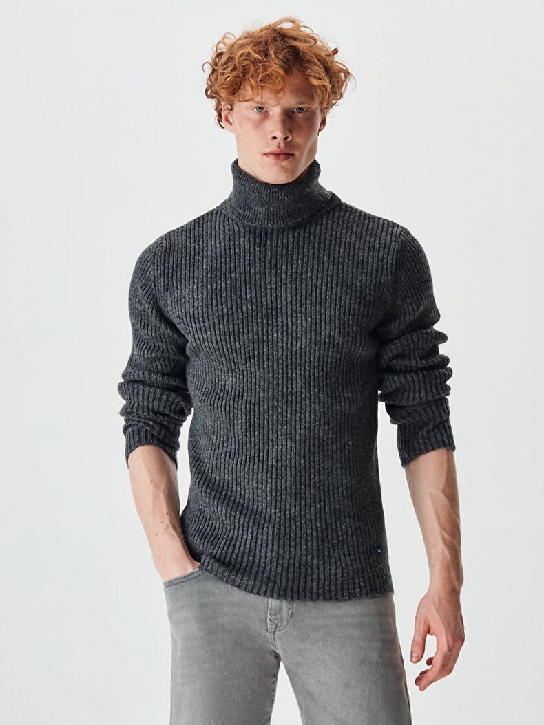 Ribbed Turtle Neck Anthracite Pullover