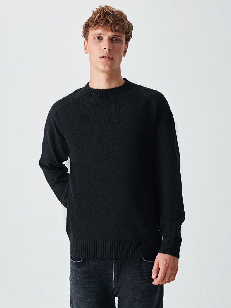 Long Sleeve Black Pullover