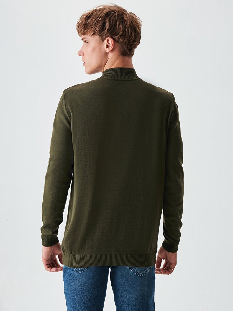 Turtle Neck Green Pullover