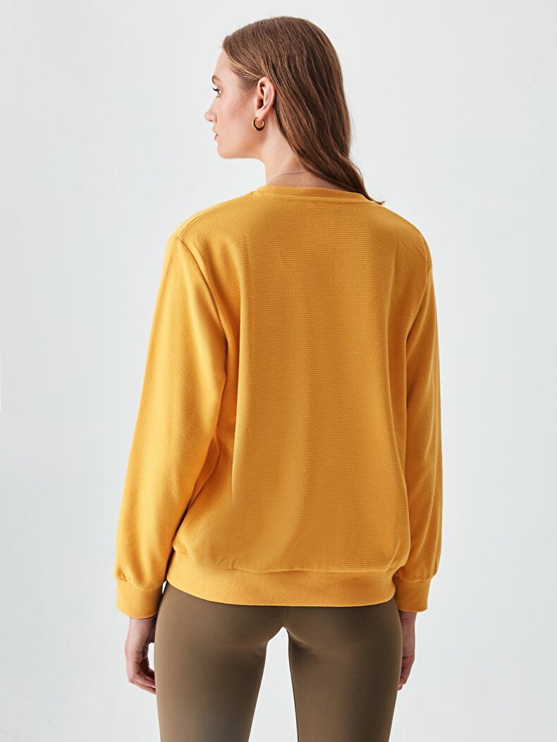Round Collar Yellow Sweatshirt