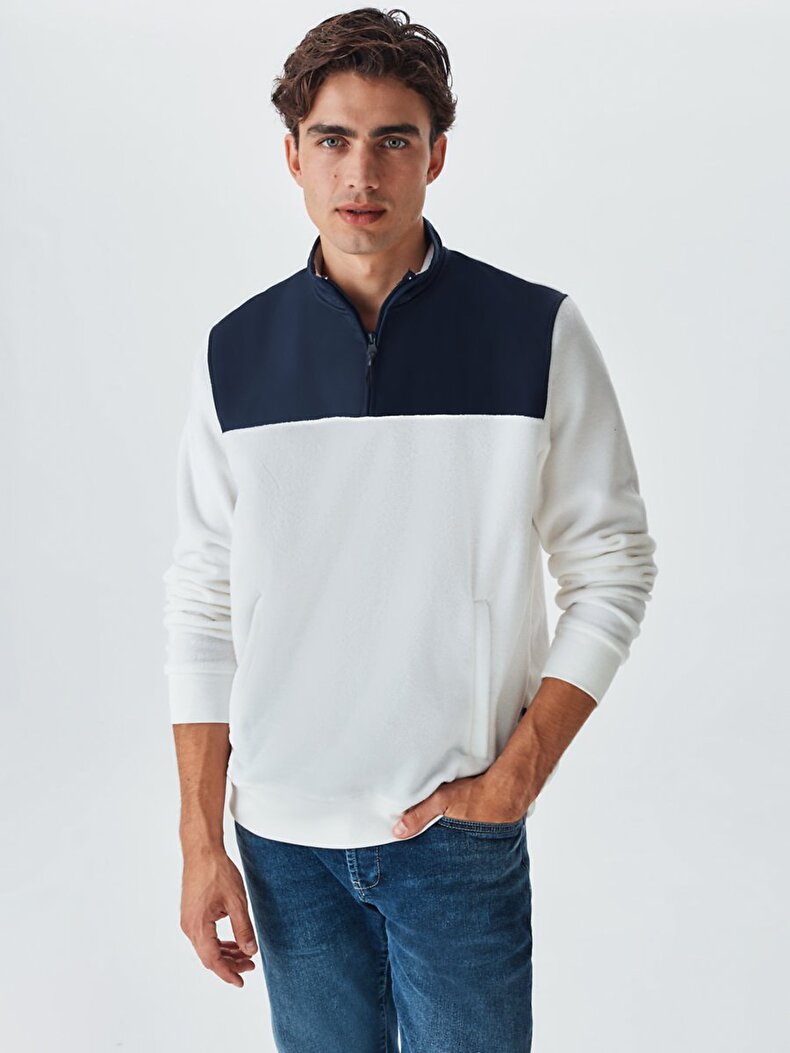 Turtle Neck Zipper Closing Straight Collar