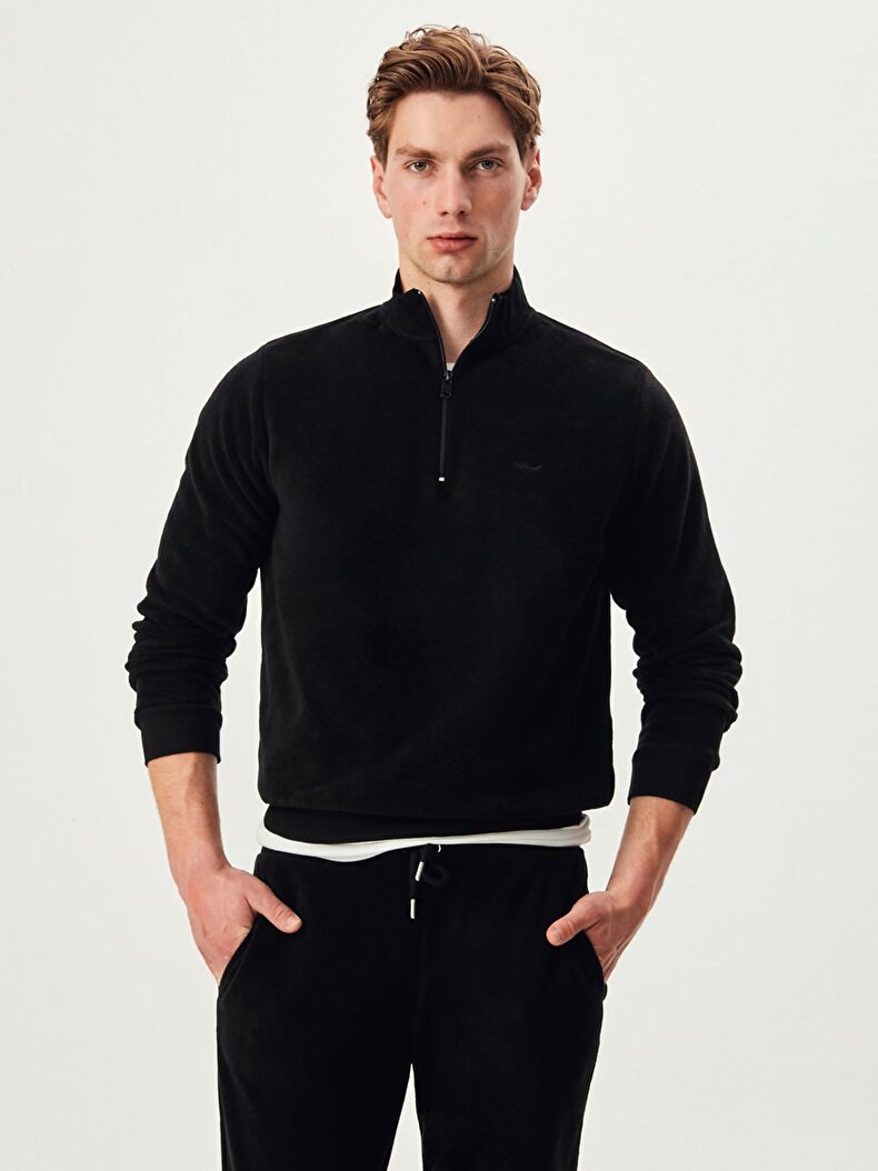 Turtle Neck Zipper Closing Zwart Sweatshirt