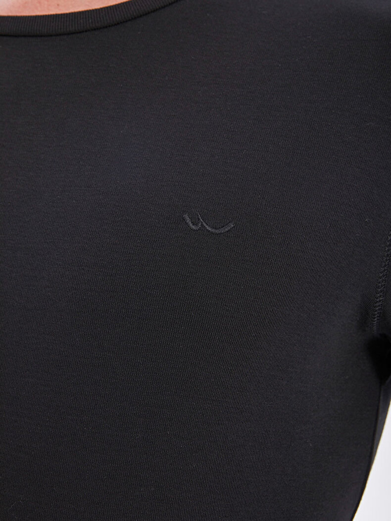 Round Collar Black