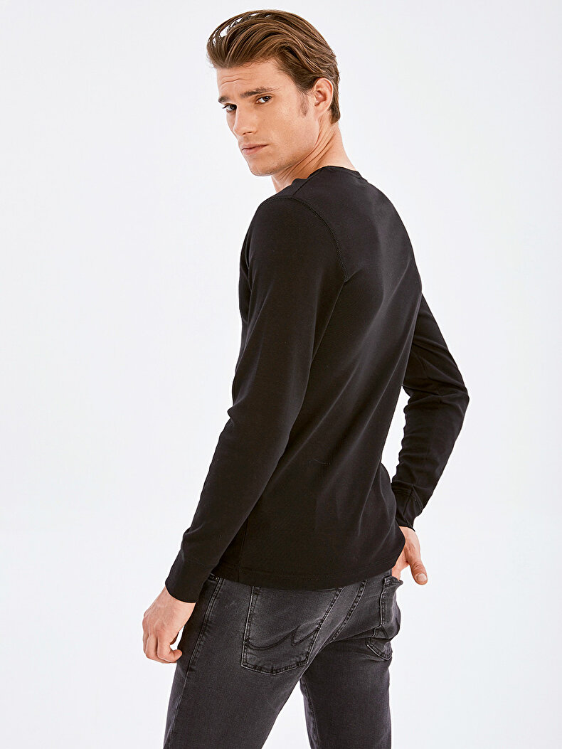 Round Collar Black