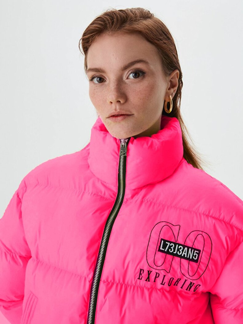 Puffer Neon Pink Mantel