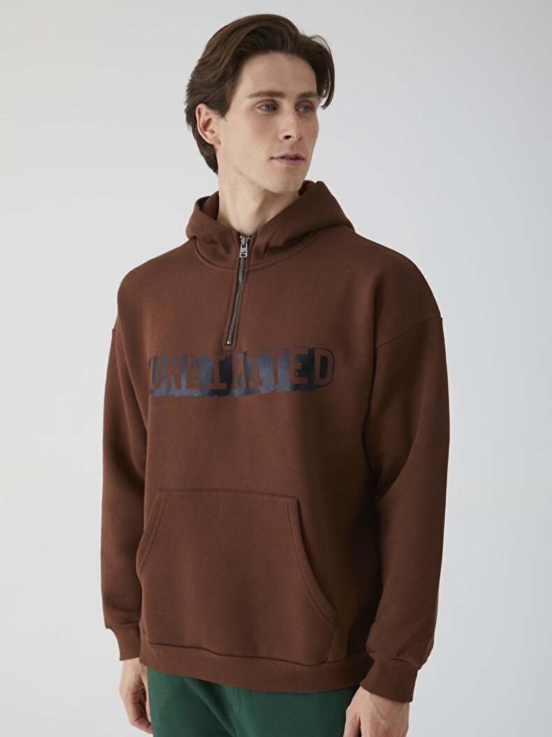 Turtle Neck Zipper Closing Print With Print Braun Sweatshirt