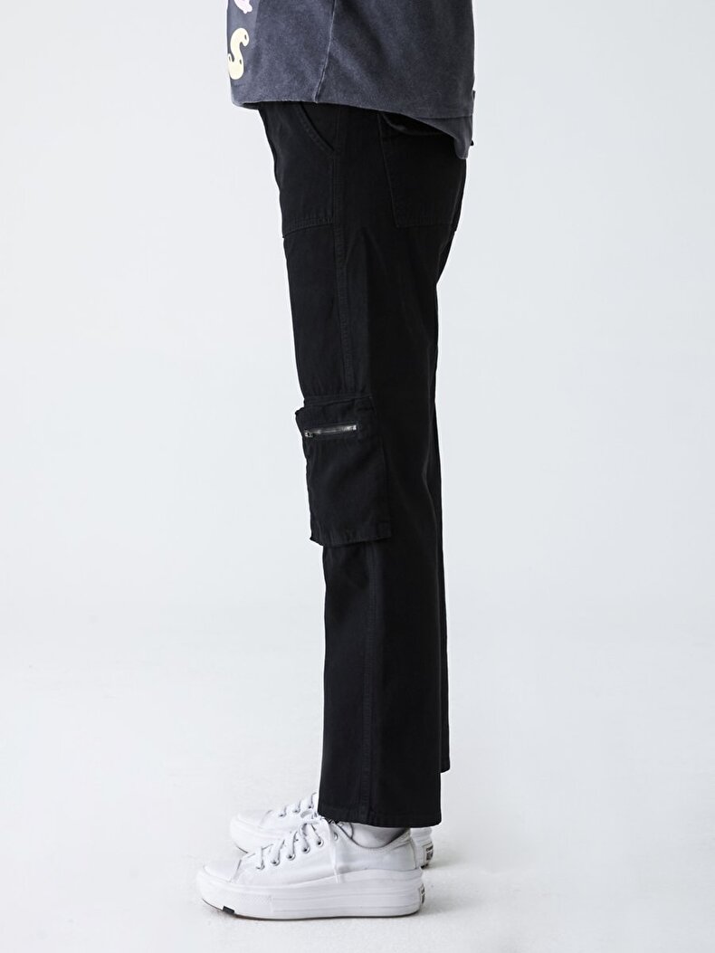 Fermuarlı Cepli Siyah Pantolon