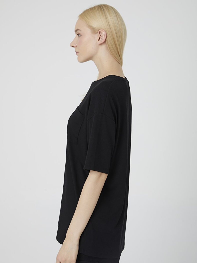 Oversized With Pockets Black T-shirt