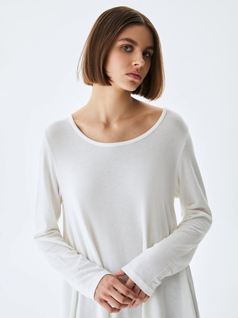 Wide Collar White Sweatshirt