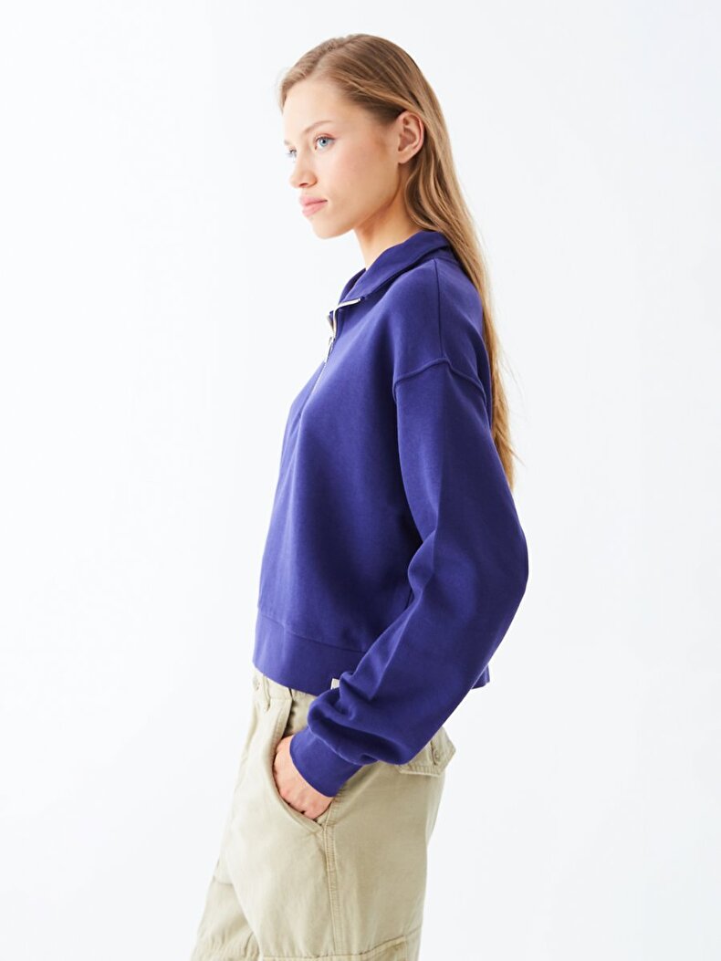 Turtle Neck Zipper Closing Short Dark Blue Sweatshirt