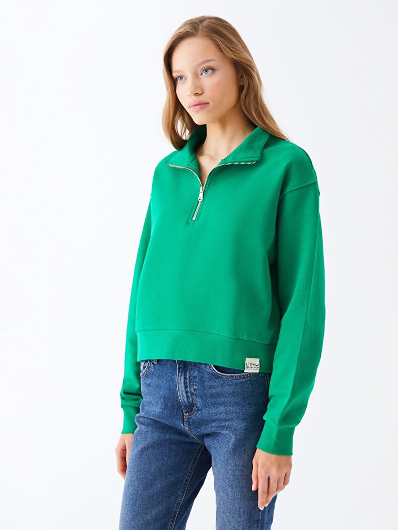Turtle Neck Zipper Closing Short Green Sweatshirt