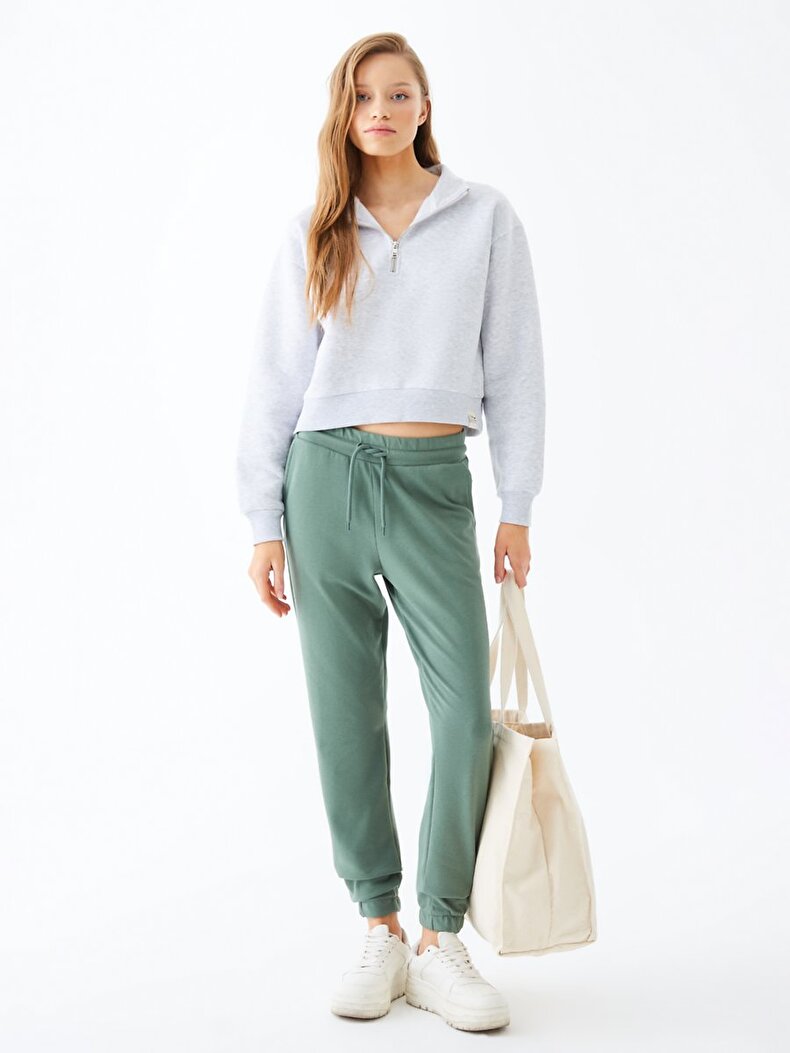 Turtle Neck Zipper Closing Short Grau Sweatshirt Turtle Neck Zipper Closing Short Grau Sweatshirt