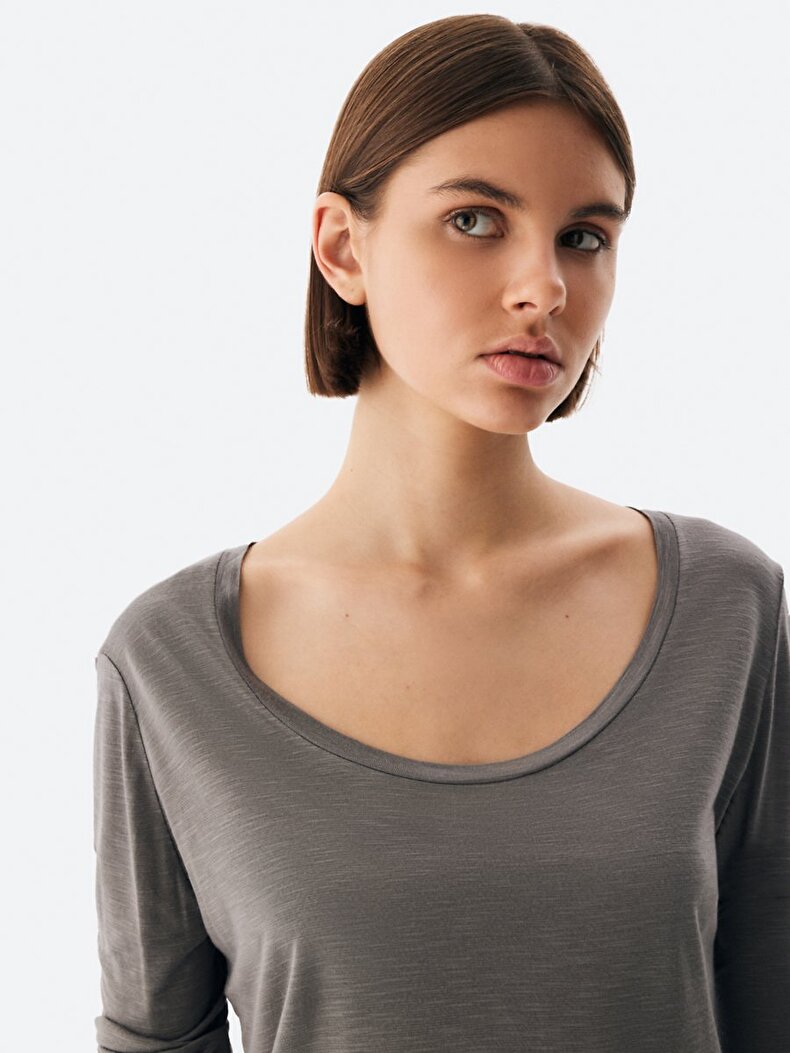 Round Collar Thin Dark Grey Sweatshirt