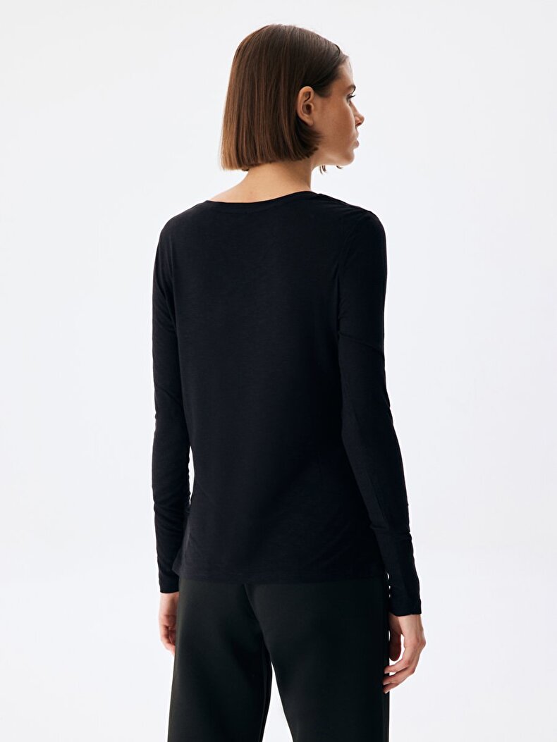 Round Collar Thin Black Sweatshirt