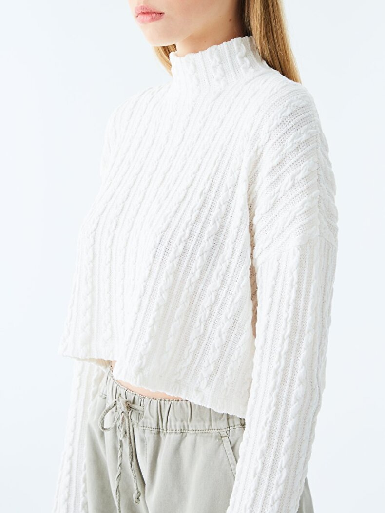 Straight Collar Hair Knitted White Sweatshirt