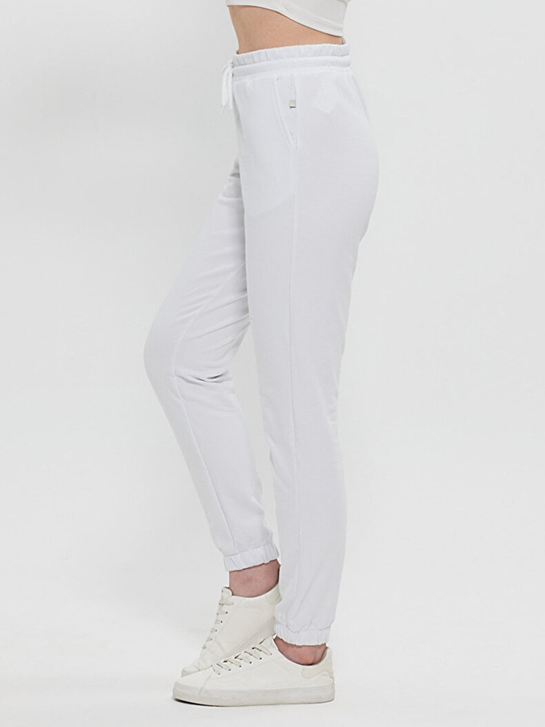 Basic Jogger Weiss Suits