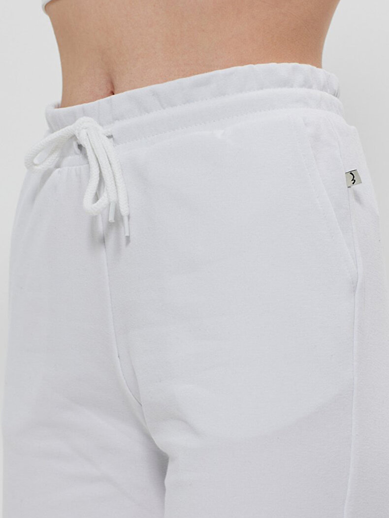 Basic Jogger Weiss Suits