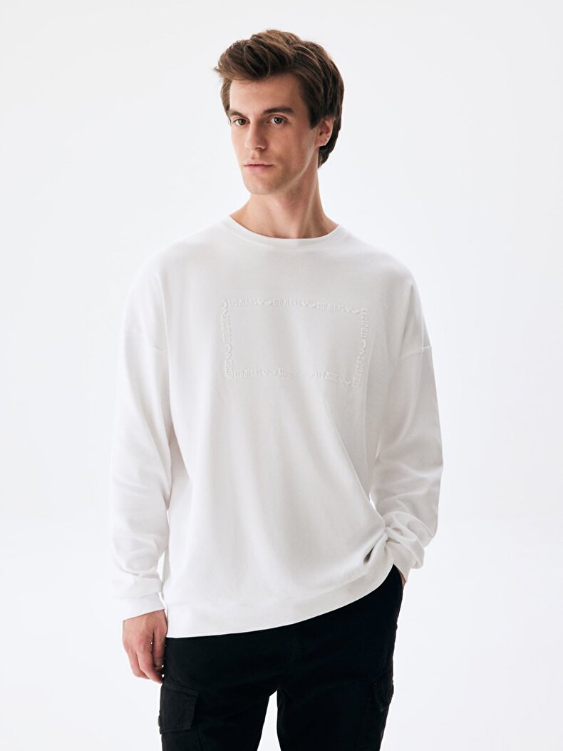 Crew Neck Basic White Sweatshirt