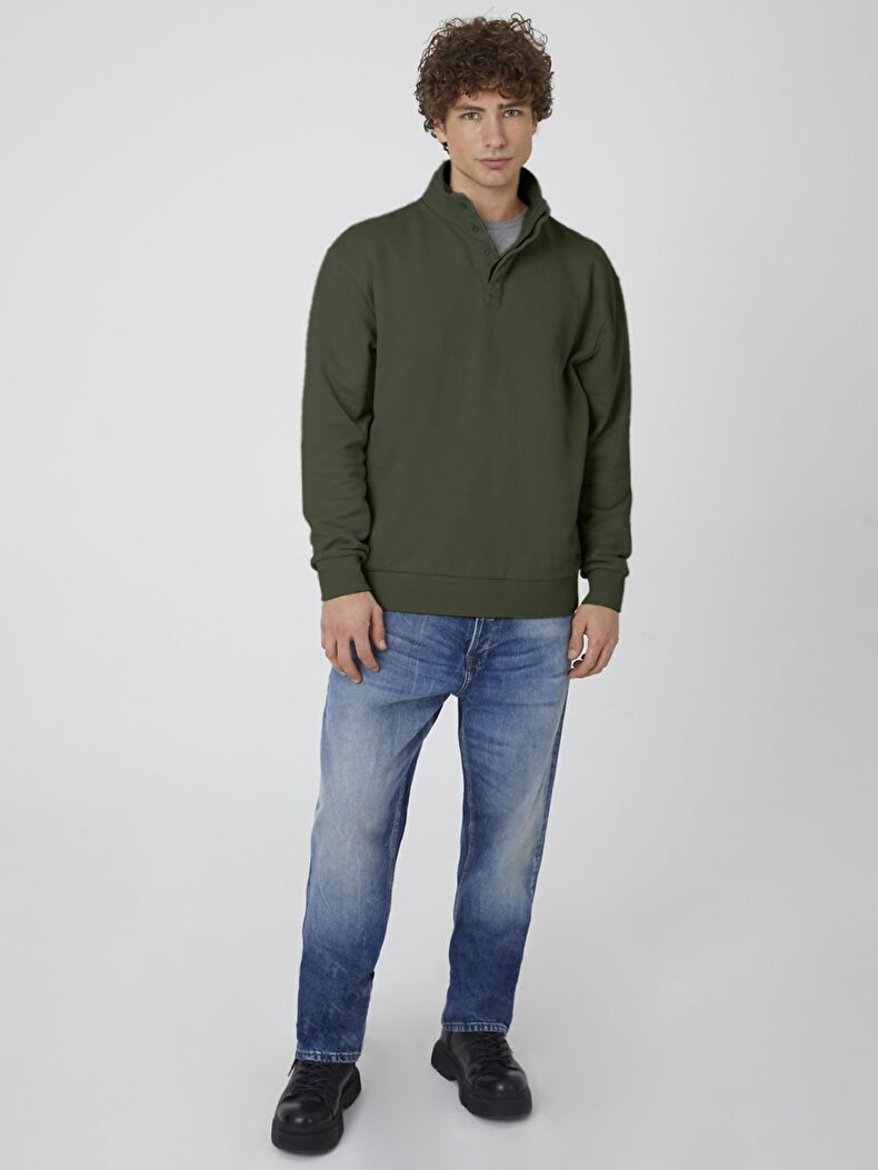 Collar Turtle Neck Buttoned Green