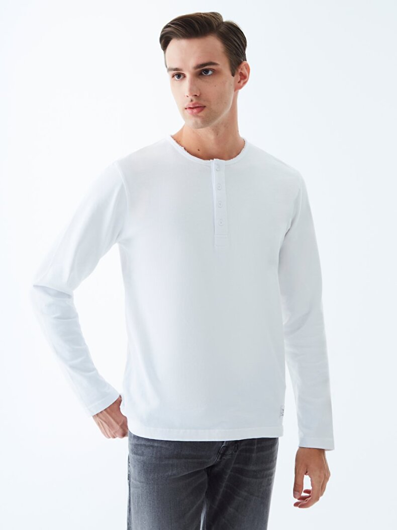 Basic Collar Turtle Neck Buttoned White Sweatshirt