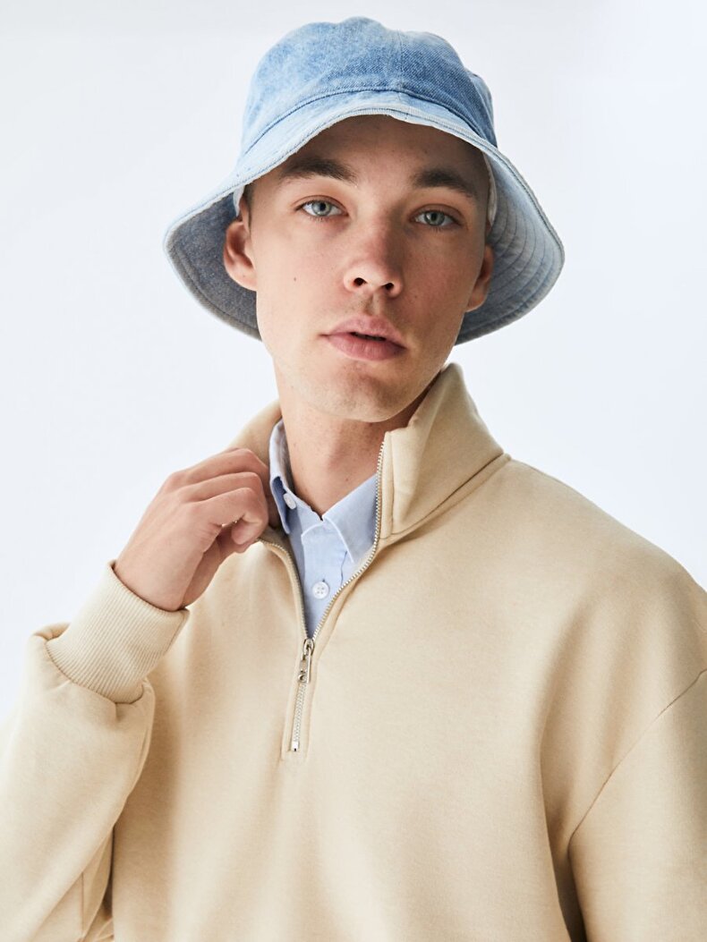 Zipper Collar Creme Sweatshirt