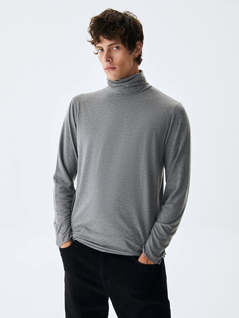 Turtle Neck Grey Sweatshirt