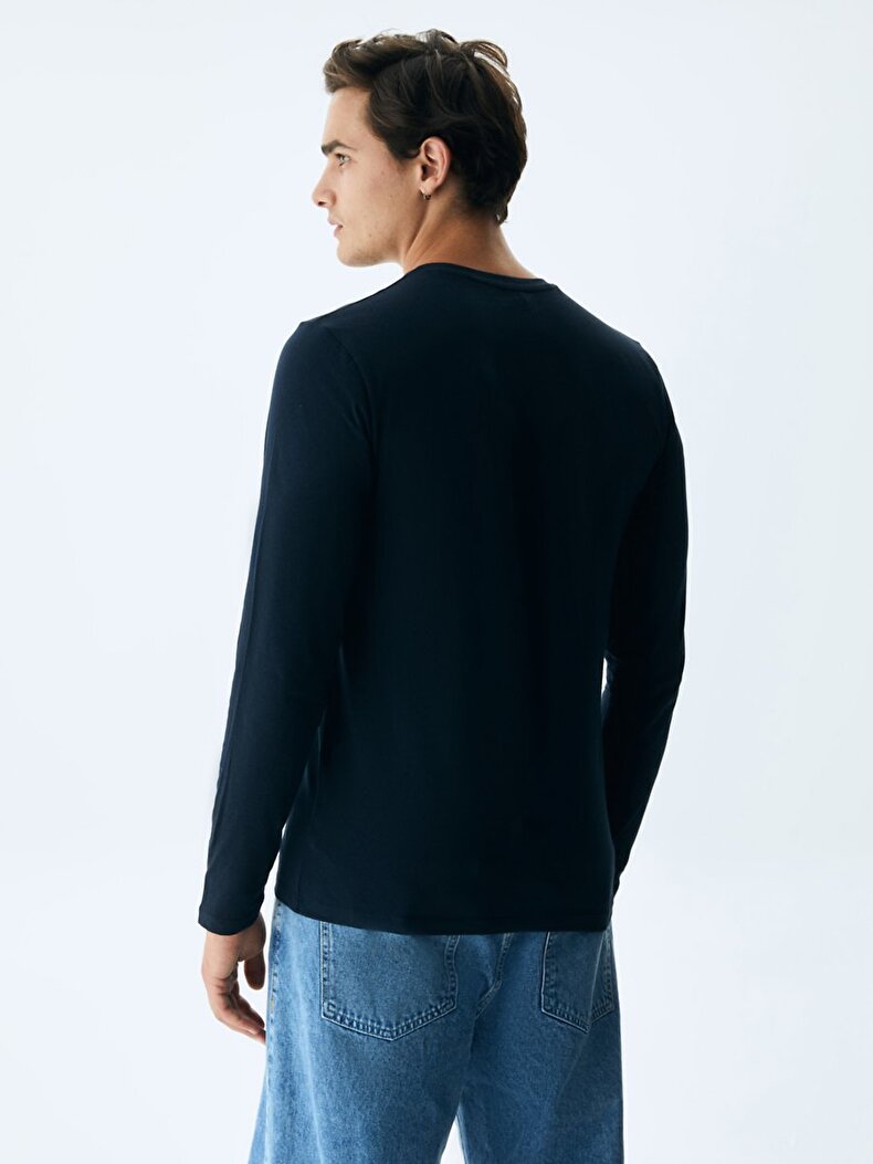 Basic Navy Sweatshirt