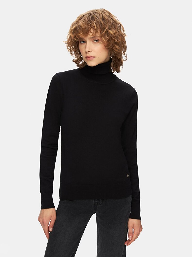 Black Pullover