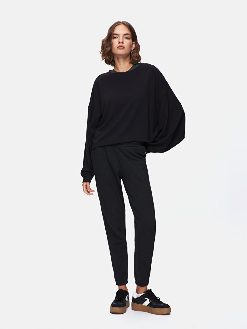 Dokulu Uzun Kollu Basıc Siyah Sweatshırt