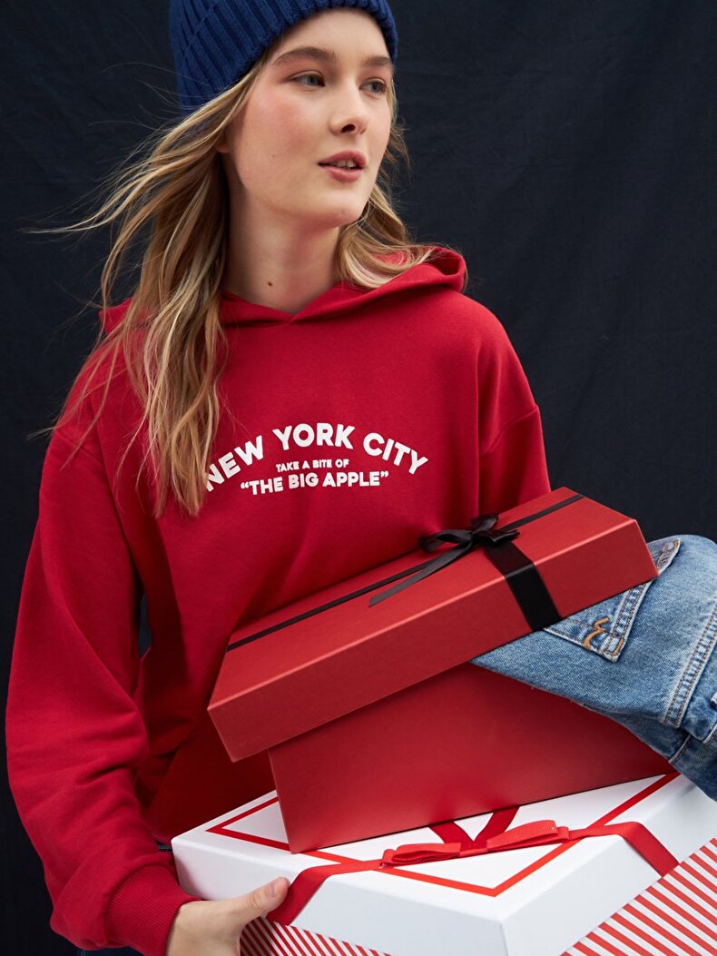 Sırtı Baskılı Kapüşonlu Fermuarsız Regular Fit Kırmızı Sweatshırt