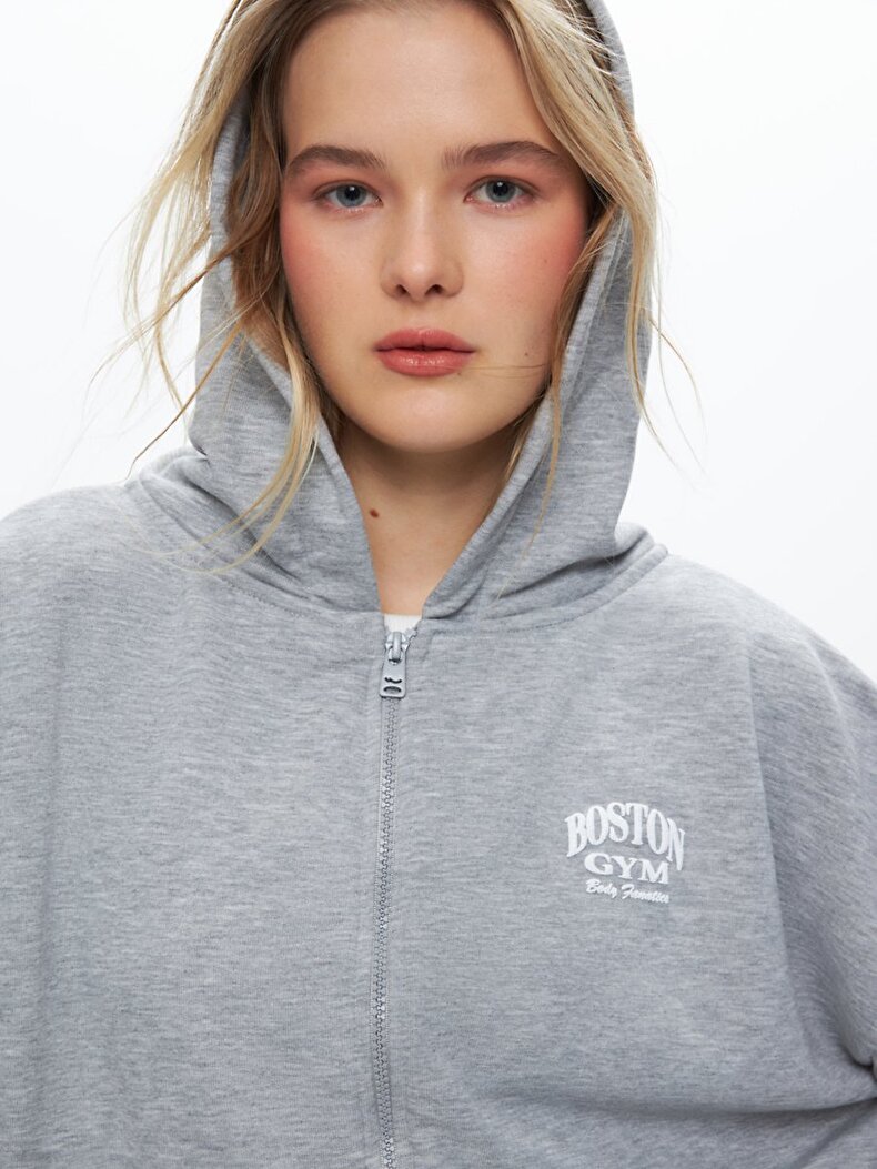 Sloganlı Kapüşonlu Fermuarlı Boxy Fıt Gri Sweatshırt