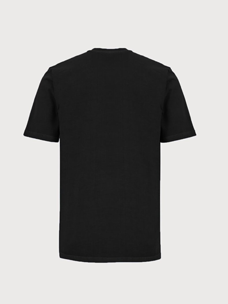 Black T-shirt