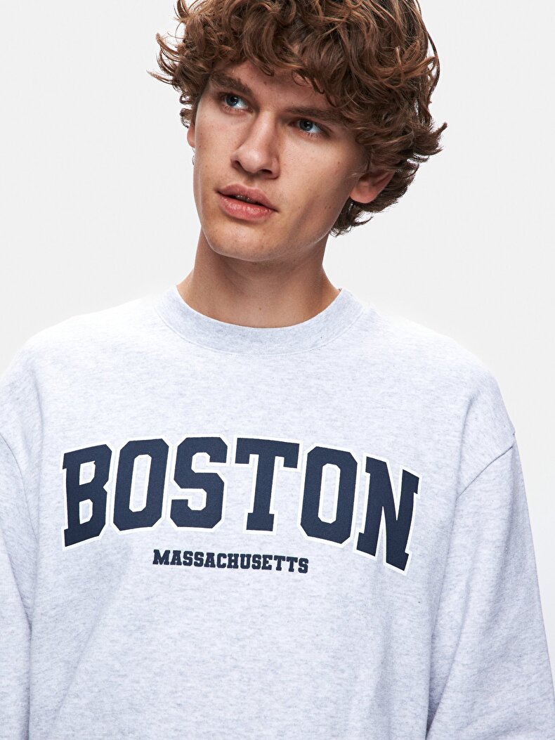 Boston Baskılı Sıfır Yaka Uzun Kollu Relaxed Fit Gri Sweatshırt
