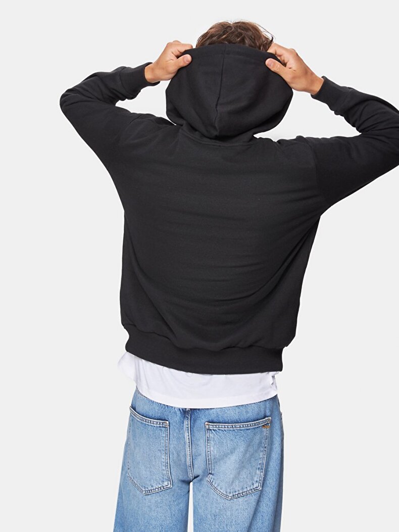 Baskılı Kapüşonlu Siyah Sweatshırt
