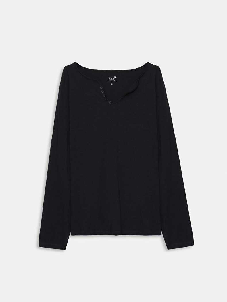 Black Sweatshirt