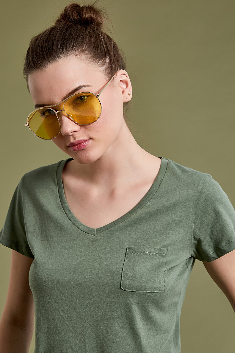 Groen T-shi̇rt
