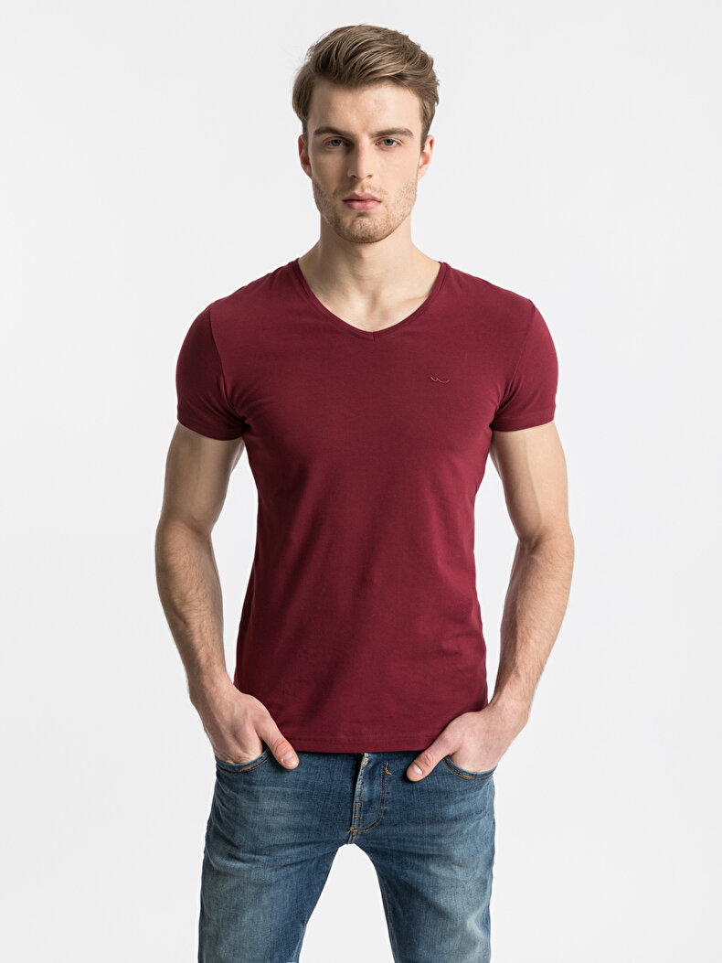 V-neck Red T-shirt