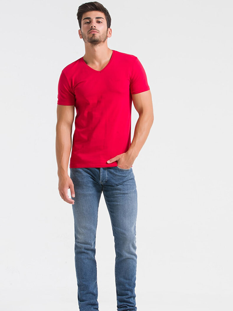 V-neck Red T-shirt