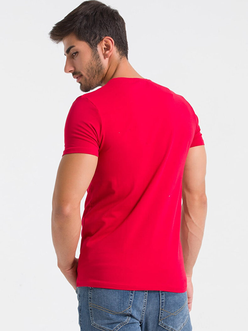 V-neck Red T-shirt