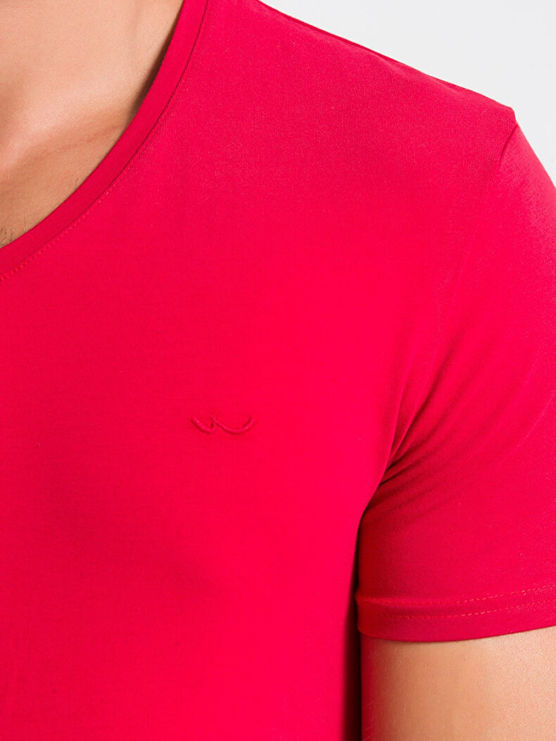 V-neck Red T-shirt