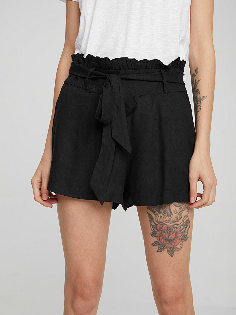 SCHWARZ SHORTS 