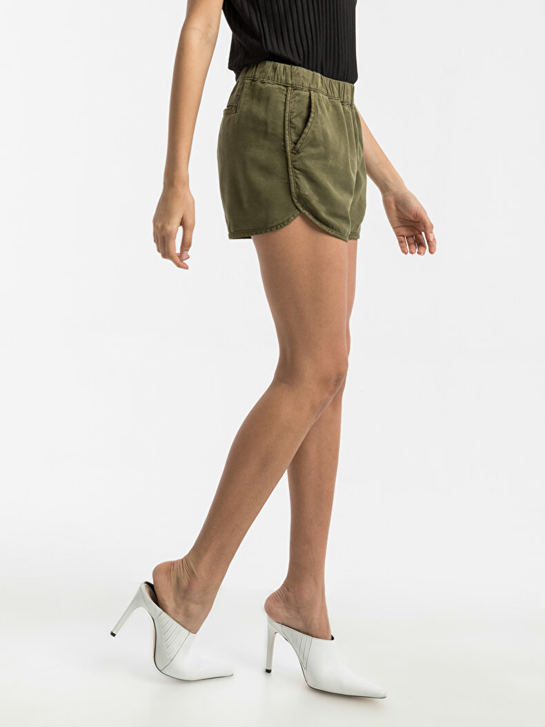 Grün Shorts