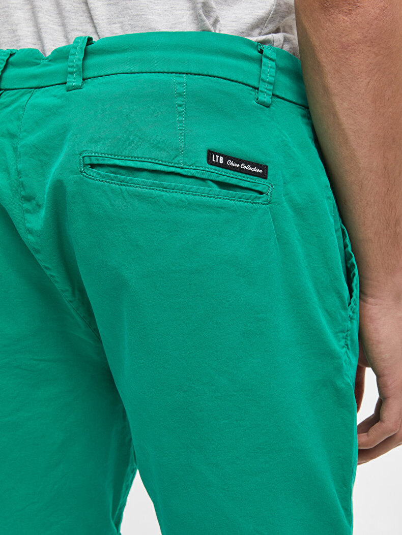 Grün Shorts