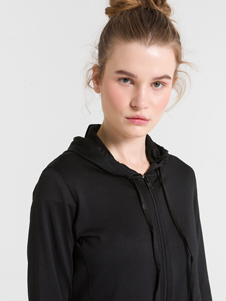 SCHWARZ STRICKJACKE 