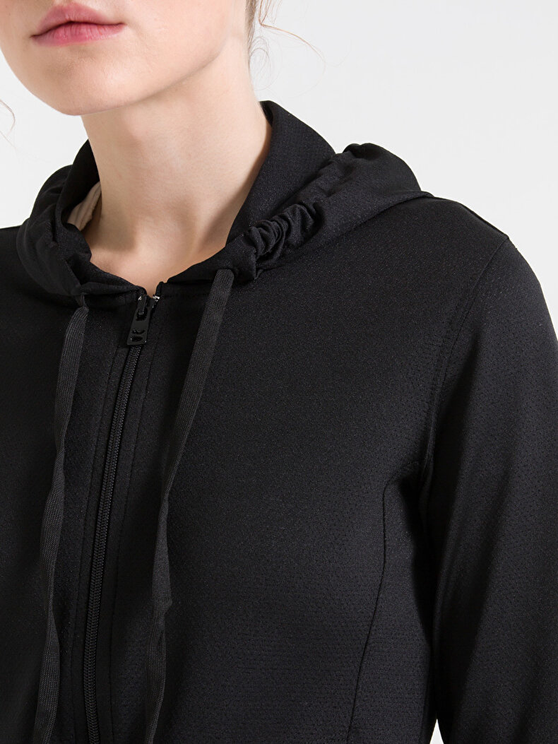 SCHWARZ STRICKJACKE 