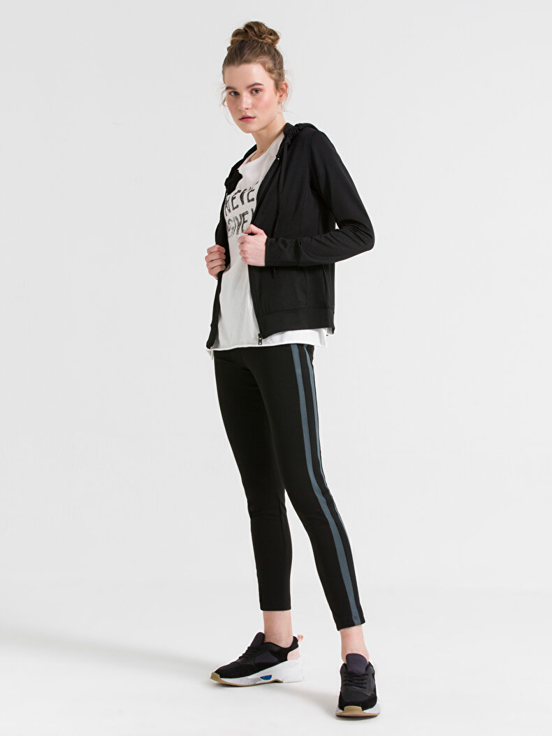 SCHWARZ STRICKJACKE 