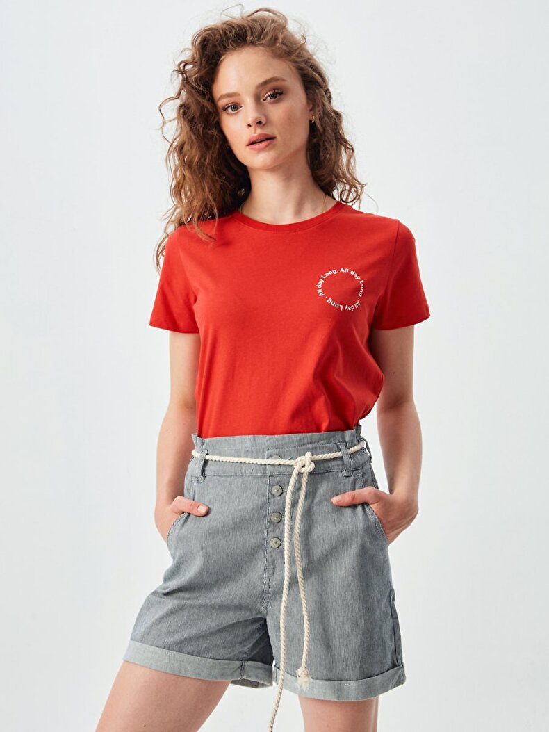 Arched Short Shorts
